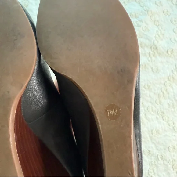 Tory Burch Lowell Leather Wedge Pump Size 7.5 - Picture 8 of 10